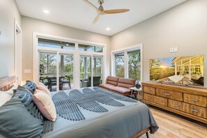 8 bedrooms, desk, iron/ironing board, travel cot - Steps to Ski Slopes! Luxury Home Sleeps 22 w/ Hot Tub, Game Room & Amazing Views (Somerset)