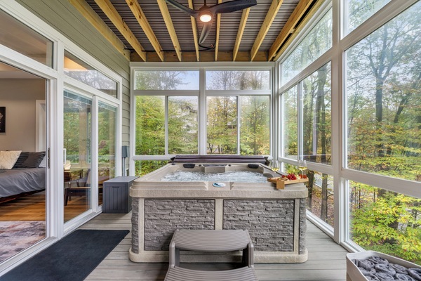 Banyera d'hidromassatge coberta