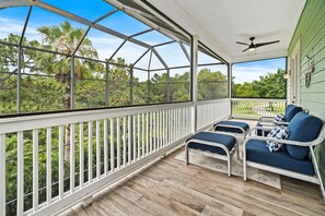 Property grounds - Modern Seaside Cottage (Kissimmee)