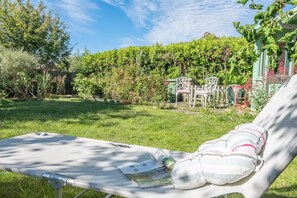 Terrace/patio - Angel Cottage, Wenhaston. Nr Southwold and Minsmere (Suffolk)