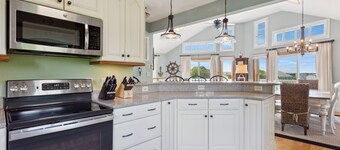 2135 Pirates Perch * 11 Min Walk to Beach