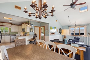 Interior - 2135 Pirates Perch * 11 Min Walk to Beach (Duck)