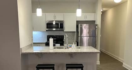 Cozy 1-bedroom apartment in the heart of Indianapolis with fitness room, WiFi,