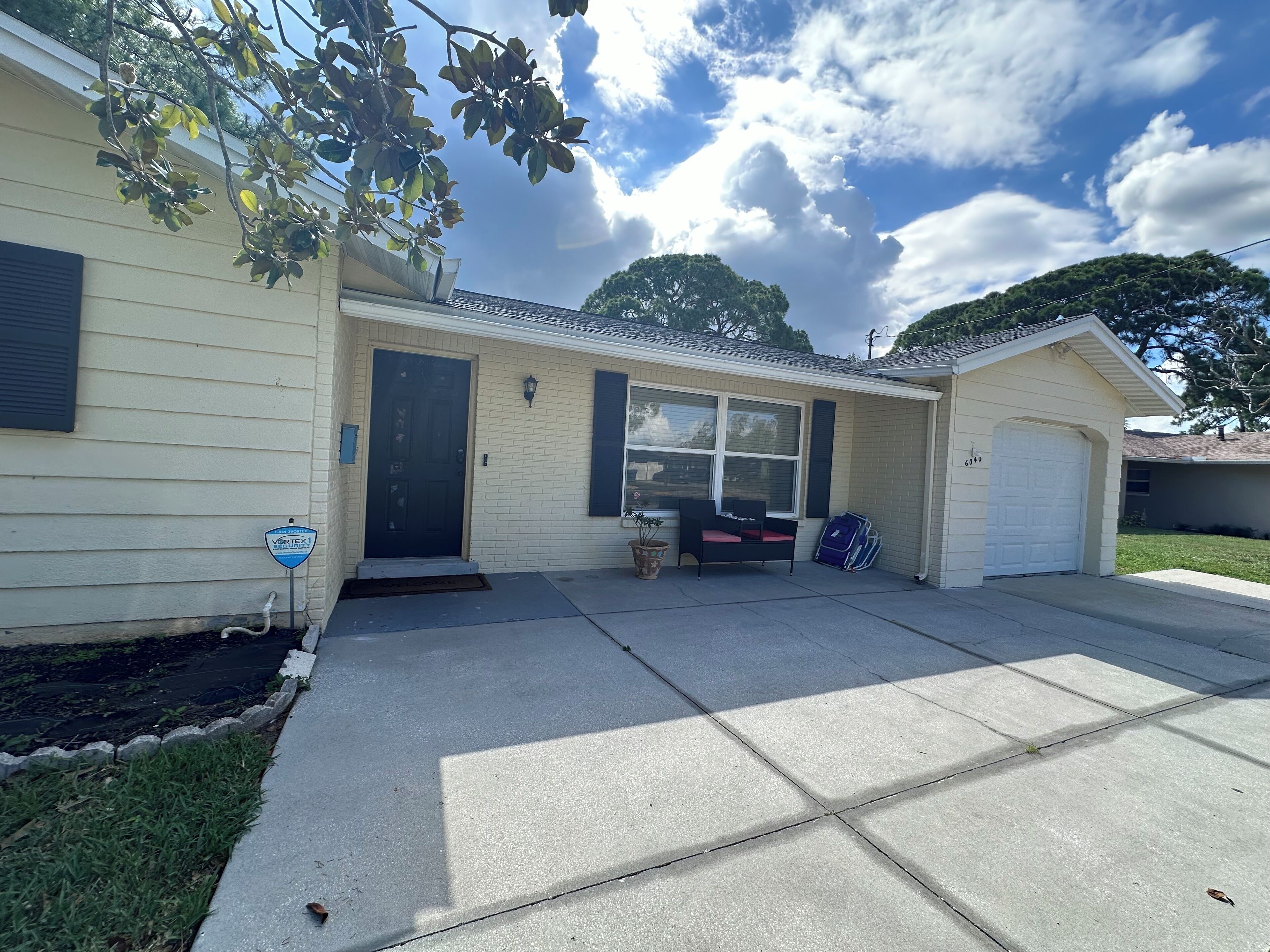 Beautiful Spacious Home in Historic ShoreAcres with ALL the amenities!