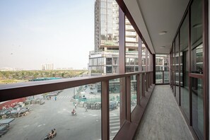 Deluxe penthouse, balkon, uitzicht op stad | 3 slaapkamers, een minibar met enkele gratis items