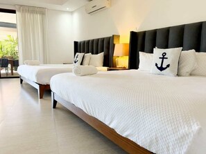 7 間睡房、書桌、熨斗/熨衫板、可攜式嬰兒床