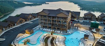 Pvt Hot Tub, Cmty Amenities, Indoor & Outdoor Pools, Table Rock Views, Free Tickets