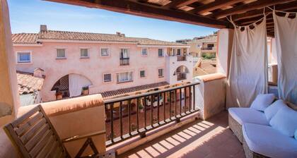 GuestHost - Porto Cervo Two-Levels Apt. W/ Balconies & Parking