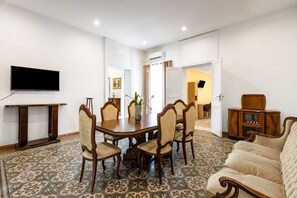 Interior - La Dimora dei Mille - Roomy Apartment with Terrace (Palermo)