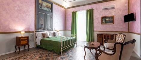 4 室のベッドルーム、WiFi、ベッドシーツ