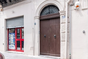 Exterior detail - La Dimora dei Mille - Roomy Apartment with Terrace (Palermo)