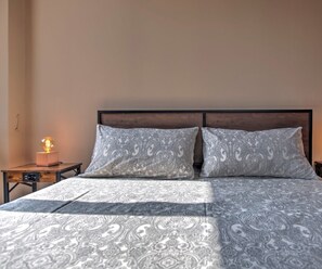 2 bedrooms, WiFi, bed sheets