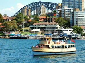 Marina - Modern 1BR in Neutral Bay, Near CBD & Transport (Neutral Bay)