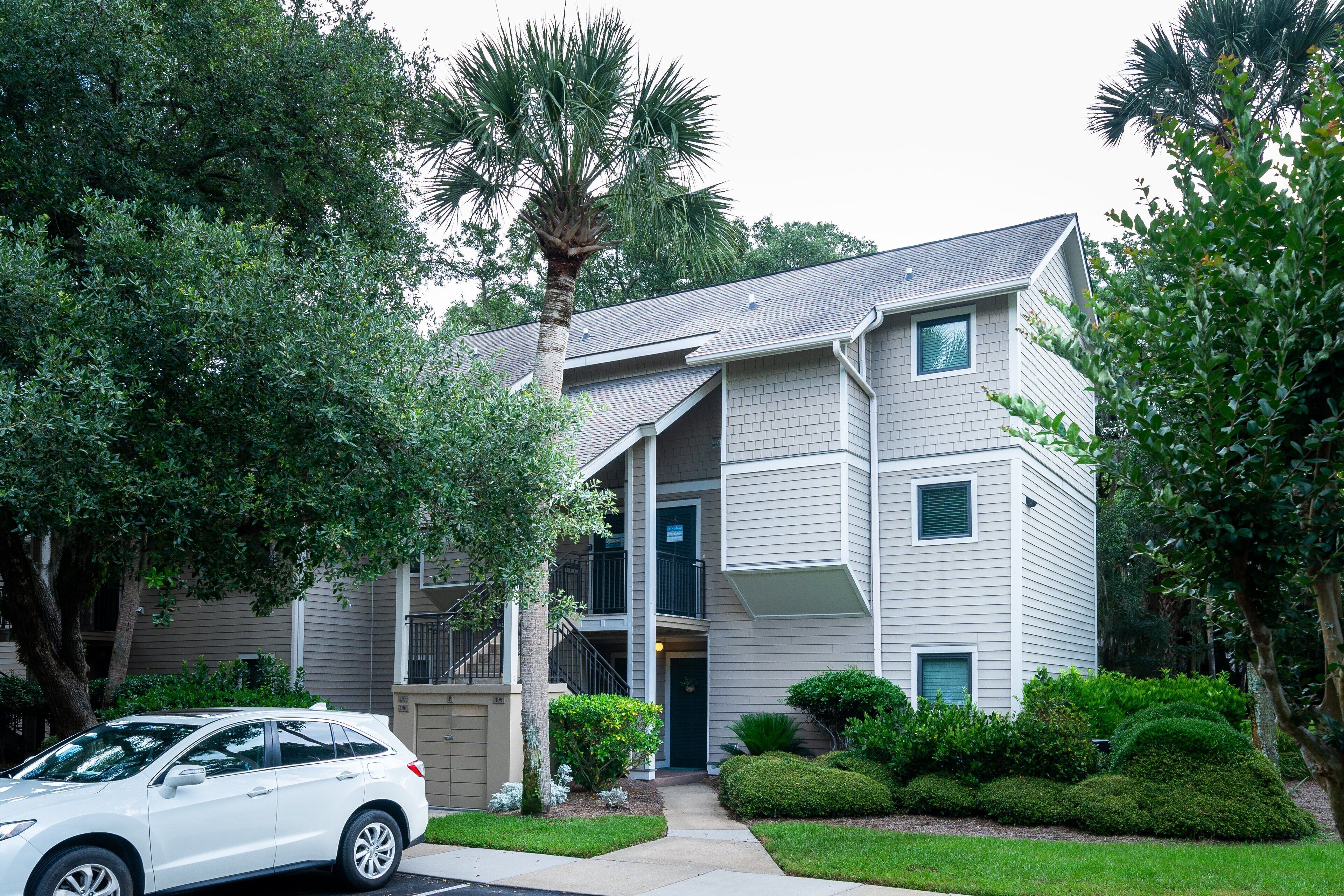 2BR/2BA 2nd Floor Villa! Golf Course Views!
