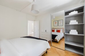 2 bedrooms, iron/ironing board, WiFi, bed sheets