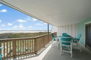 Outdoor dining - La Mirage Condo 331 Beachfront Resort Condominiums with Private Boardwalk (Port Aransas)
