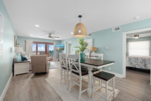 Dining - La Mirage Condo 331 Beachfront Resort Condominiums with Private Boardwalk (Port Aransas)