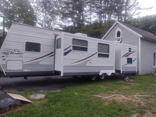 Enjoyable RV with AC in Edmeston