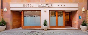 Fachada de la propiedad