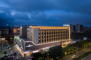Unclassified image, 2 of 77, button - Ji Hotel Zhuhai Gaolangang Shopping Center (Zhuhai)