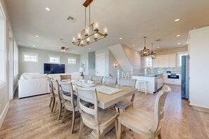 Dining - Private Heated Pool,  Hot Tub, Golf Cart Included, Parking for 4 (Port Aransas)