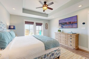 5 bedrooms, desk, free WiFi, bed sheets - Private Heated Pool,  Hot Tub, Golf Cart Included, Parking for 4 (Port Aransas)