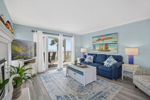 TV connectée, cheminée, lecteur de DVD