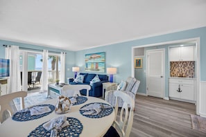 TV connectée, cheminée, lecteur de DVD