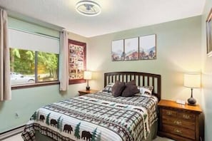 3 habitaciones, tabla de planchar con plancha, internet y ropa de cama 