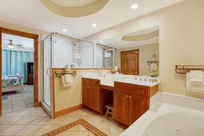 Hair dryer, towels - Beachfront Condo w Ocean Views and Pool (Tybee Island)