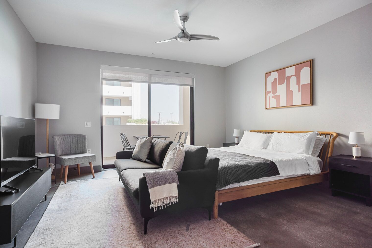 Sweet Mid-Wilshire Studio w/ Pool & Gym, nr The Grove, by Blueground