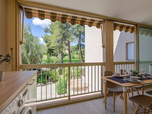 Dining - Domaine du Préconil by Interhome (Sainte Maxime)