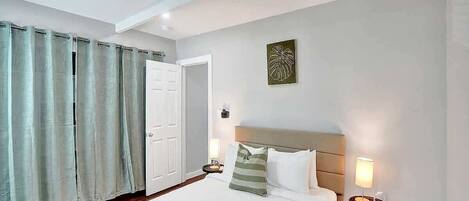 1 bedroom, iron/ironing board, travel cot, free WiFi