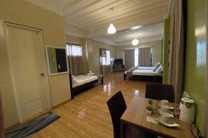 Habitación familiar | Wifi gratis y ropa de cama 
