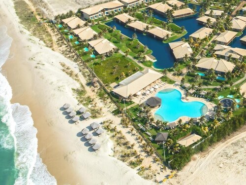 Resort Dom Pedro Laguna Ceará Timeshare rent, Marambaia Beach, golf and swimming pool.