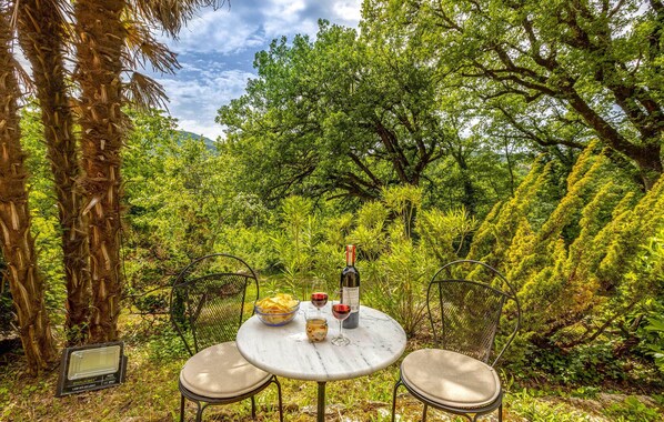 Outdoor dining - Awesome home in Castelnuovo Val di Cec (Castelnuovo Val di Cec)