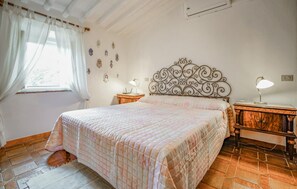 3 bedrooms, travel cot, free WiFi - Awesome home in Castelnuovo Val di Cec (Castelnuovo Val di Cec)
