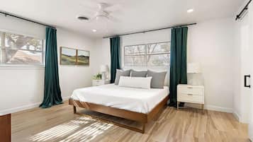 3 slaapkamers, een strijkplank/strijkijzer, reisbedje, wifi