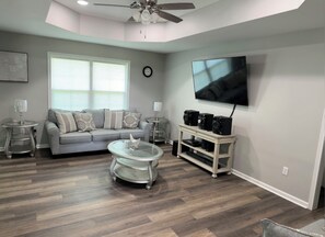 Smart TV, stereo - Brand New Upscale 3bed/2bath Home in Church Point, LA! (Church Point)