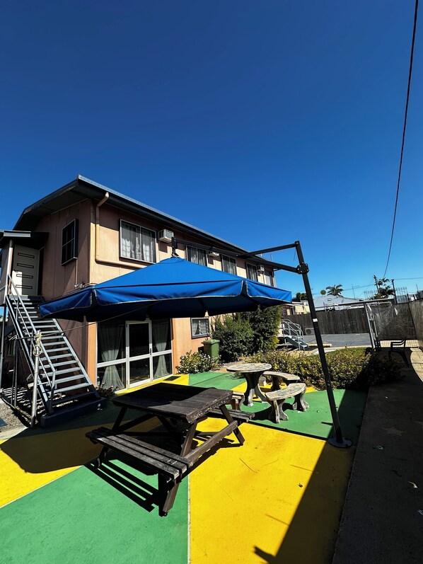 المنشأة من الخارج