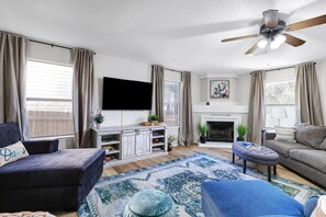 Smart-TV, fotballspill og bordtennis