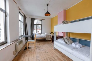 4 bedrooms, WiFi, bed sheets