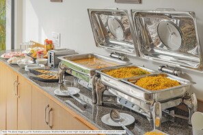 Breakfast buffet - Treebo The Aravali Getaway (Udaipur)