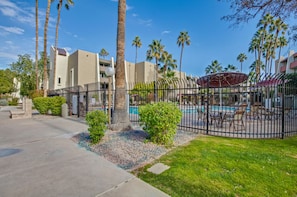 Outdoor dining - *NEW* Walk to Old Town Scottsdale | 1BR Condo + Pool (Scottsdale)