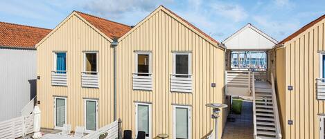 تناول الطعام بالخارج