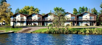 Every Room with a Beautiful View of The Wisconsin River *