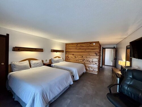 Every Room with a Beautiful View of The Wisconsin River *