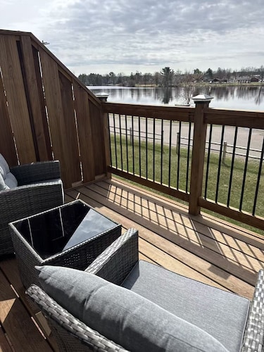 Every Room with a Beautiful View of The Wisconsin River *