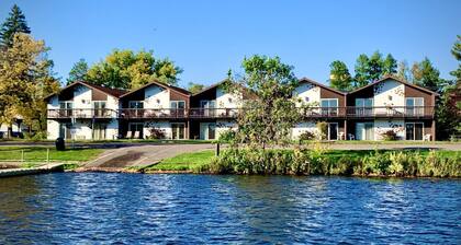 Every Room with a Beautiful View of The Wisconsin River *