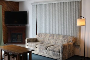 Smart TV, fireplace